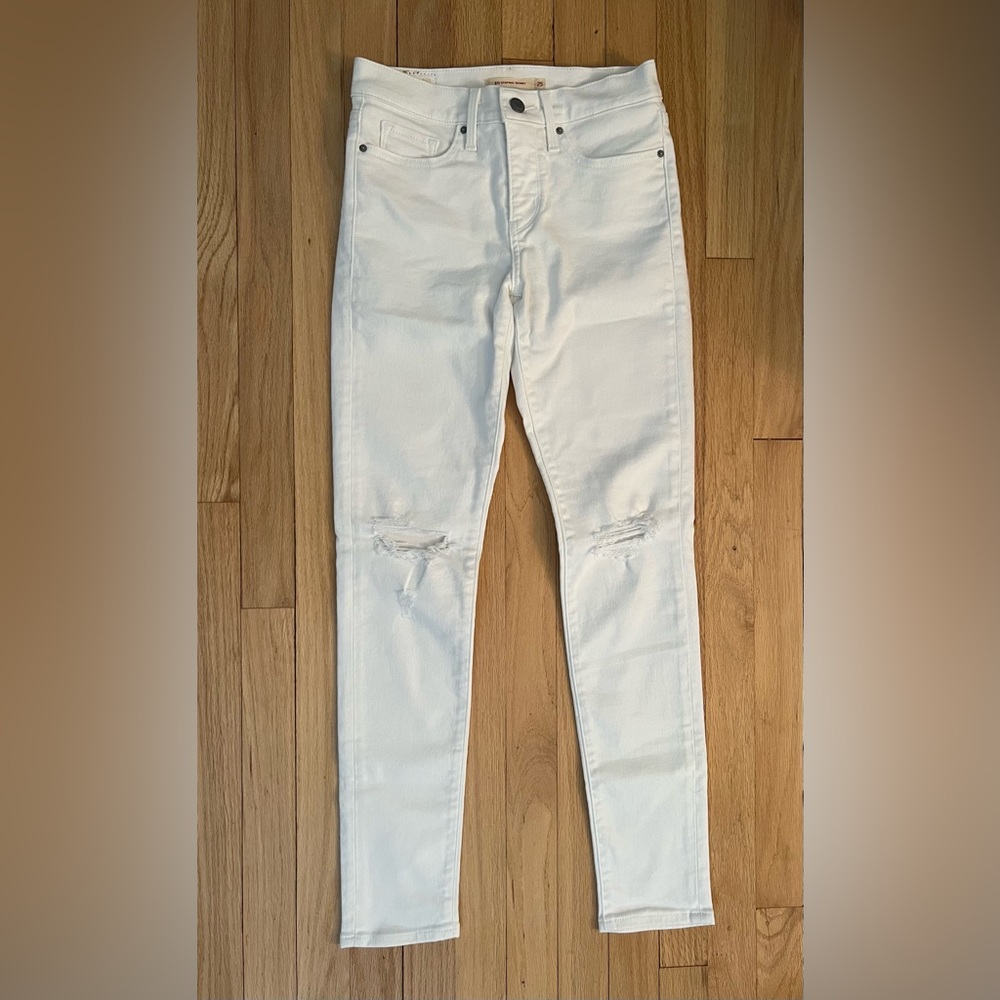 Levi’s 311 Shaping Skinny Jeans